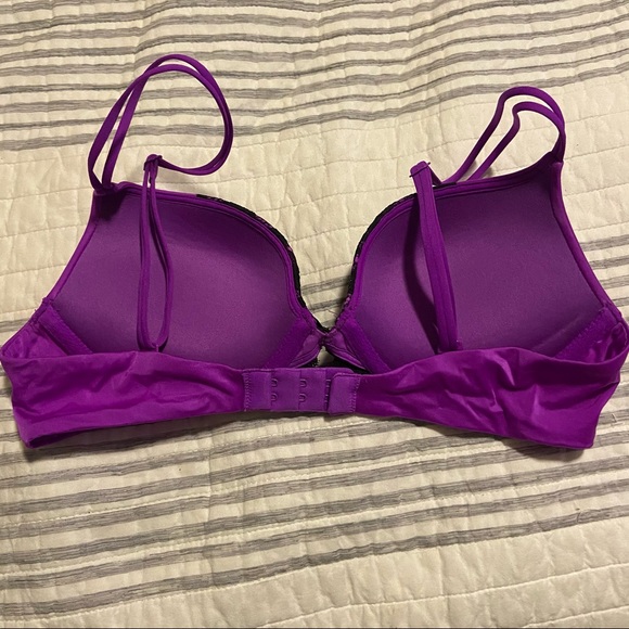 Victoria’s Secret Bra - Picture 2 of 4